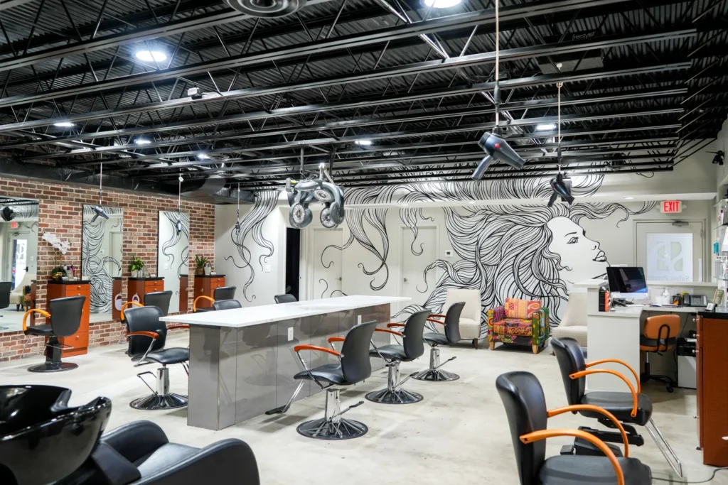 salon_prive_back_view_3